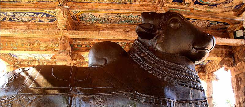 nandi statue